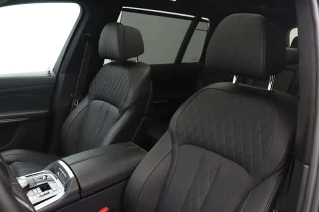 BMW X7 (2022) thumbnail 5