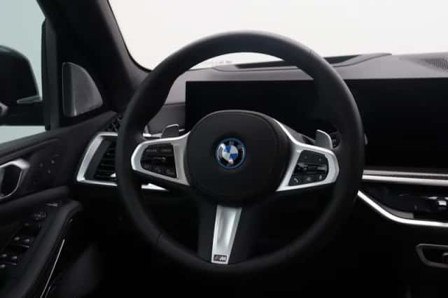 BMW X5 (2025) thumbnail 2
