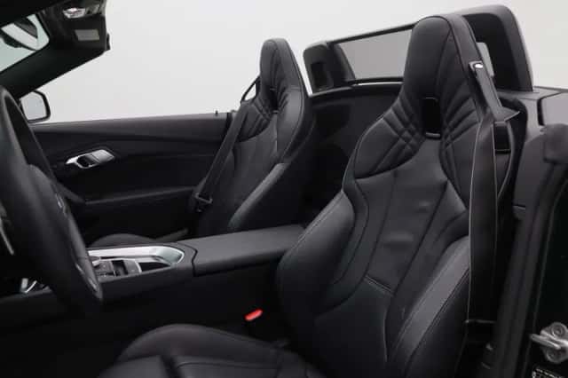 BMW Z4 (2025) thumbnail 5