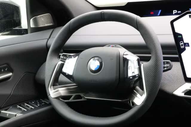BMW iX3 (2026) thumbnail 2
