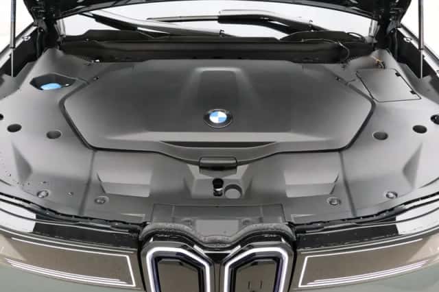 BMW iX3 (2026) thumbnail 4