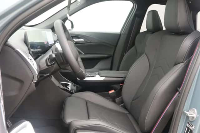 BMW iX1 (2026) thumbnail 5