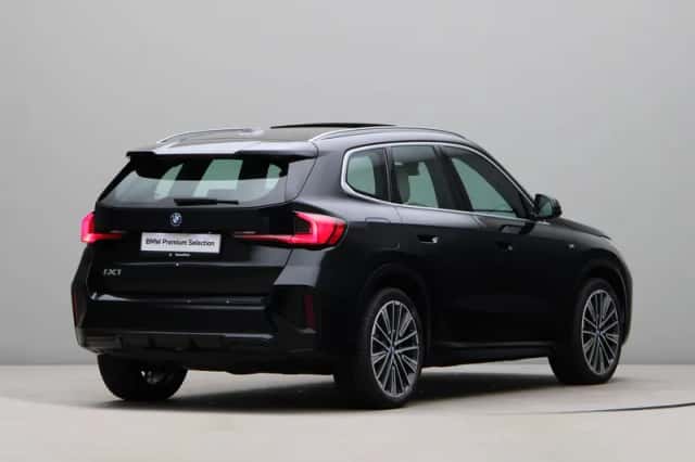 BMW iX1 (2023) thumbnail 5