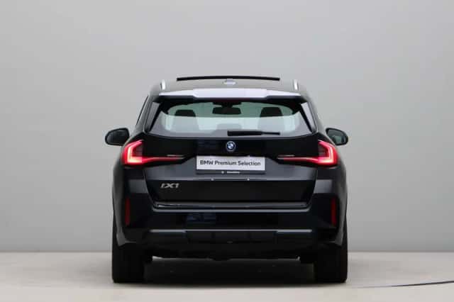 BMW iX1 (2023) thumbnail 6