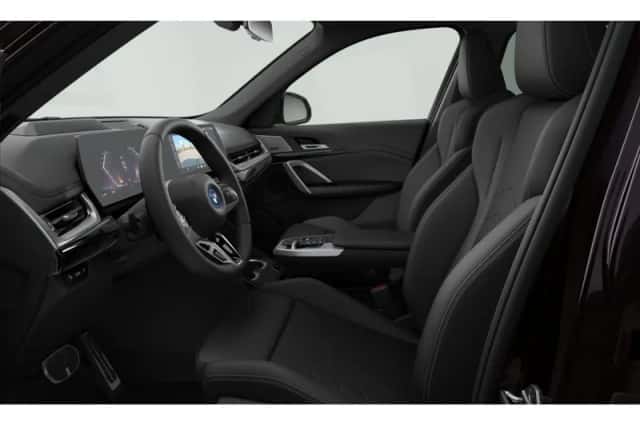 BMW iX1 (2026) thumbnail 4