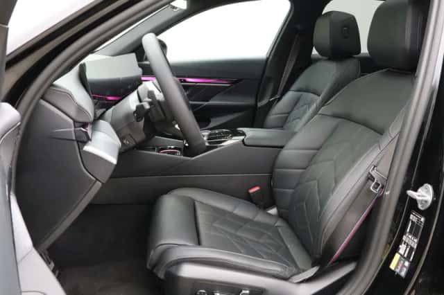 BMW i5 (2025) thumbnail 4