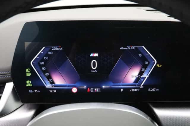 BMW iX1 (2025) thumbnail 3