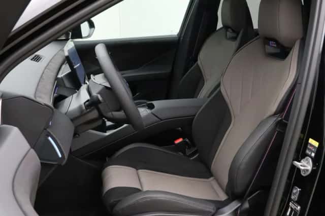 BMW iX3 (2026) thumbnail 5