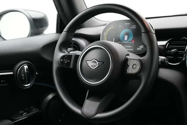 MINI Mini Electric (2022) thumbnail 2