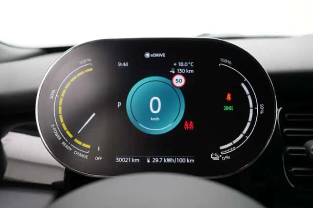 MINI Mini Electric (2022) thumbnail 3