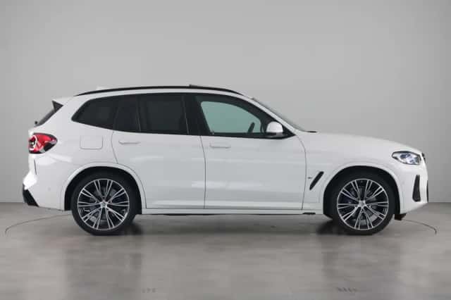 BMW X3 (2023) thumbnail 4