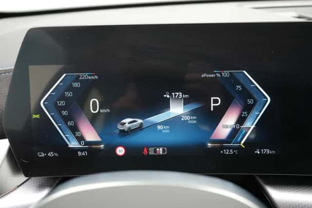 BMW iX2 (2025) thumbnail 3