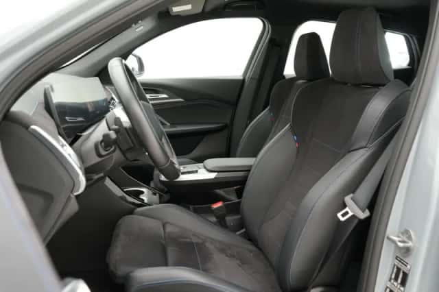 BMW iX2 (2025) thumbnail 4