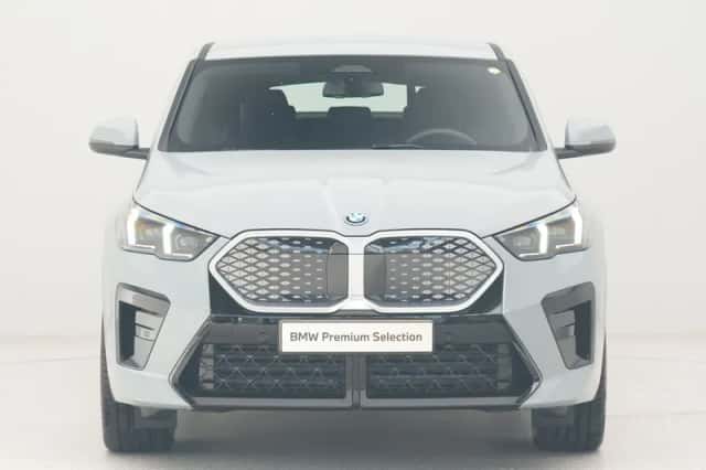 BMW iX2 (2025) thumbnail 5