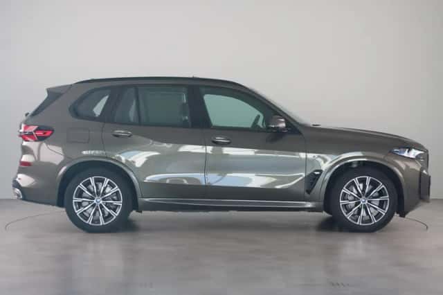 BMW X5 (2024) thumbnail 4