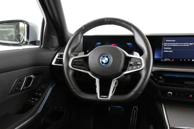 BMW 3-Serie (2025) thumbnail 2
