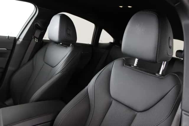 BMW i4 (2022) thumbnail 5