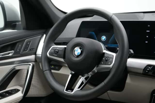 BMW X1 (2025) thumbnail 2