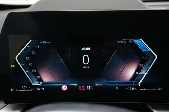 BMW X1 (2025) thumbnail 3
