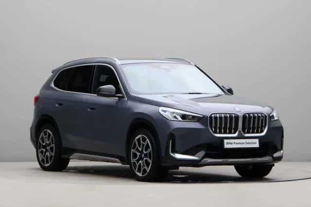 BMW iX1 (2023) thumbnail 3