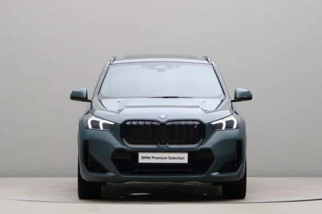 BMW iX1 (2023) thumbnail 6