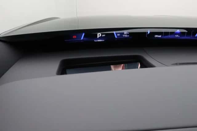 BMW iX3 (2026) thumbnail 3