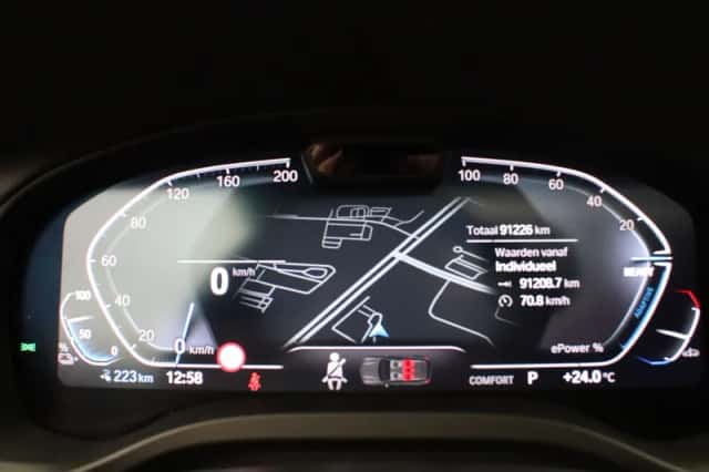 BMW iX3 (2024) thumbnail 3