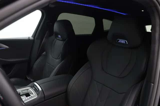 BMW XM (2026) thumbnail 5
