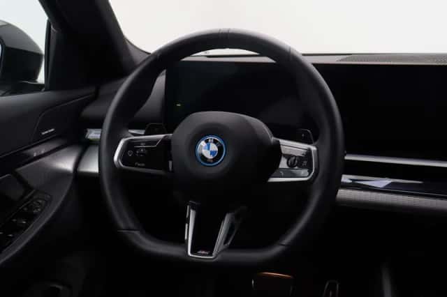 BMW 5-Serie (2025) thumbnail 2
