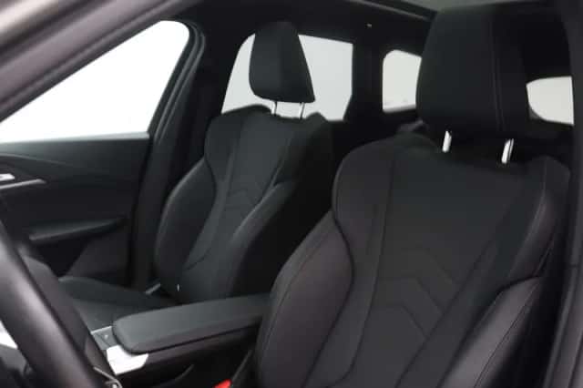 BMW iX1 (2025) thumbnail 4