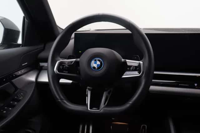 BMW 5-Serie (2024) thumbnail 2