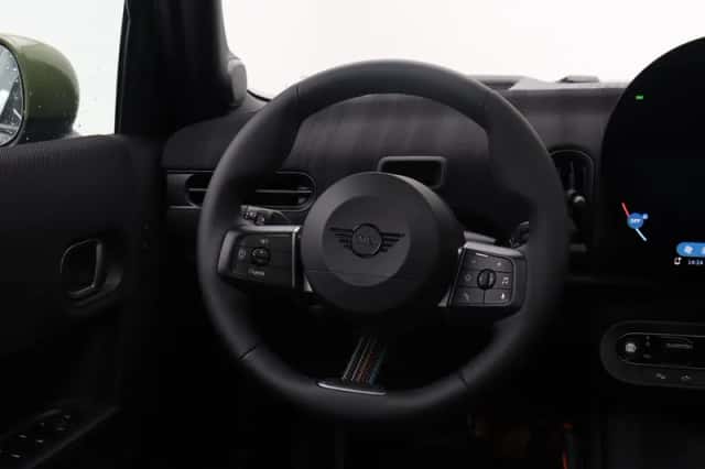 MINI Cooper S (2026) thumbnail 2