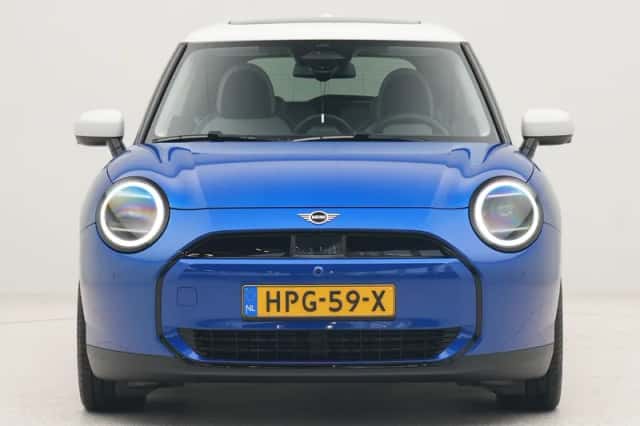 MINI Cooper (2025) thumbnail 6