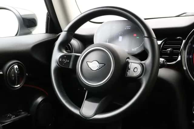 MINI Mini Electric (2022) thumbnail 2