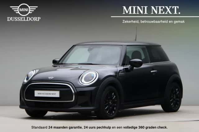 MINI One (2022) thumbnail 1