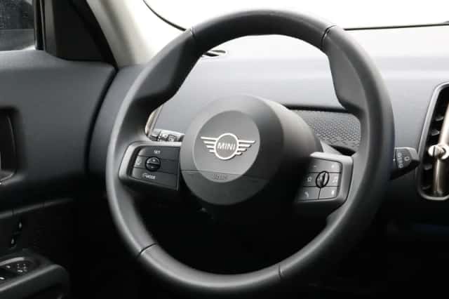 MINI Countryman (2024) thumbnail 2