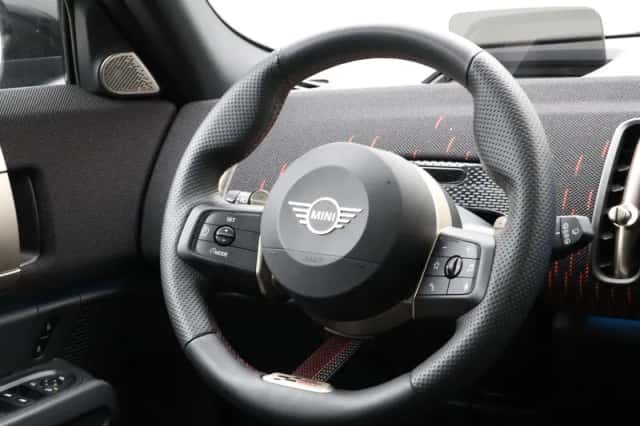 MINI Countryman (2025) thumbnail 2