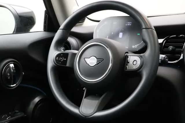 MINI Mini Electric (2022) thumbnail 2