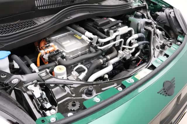 MINI Cooper (2025) thumbnail 4