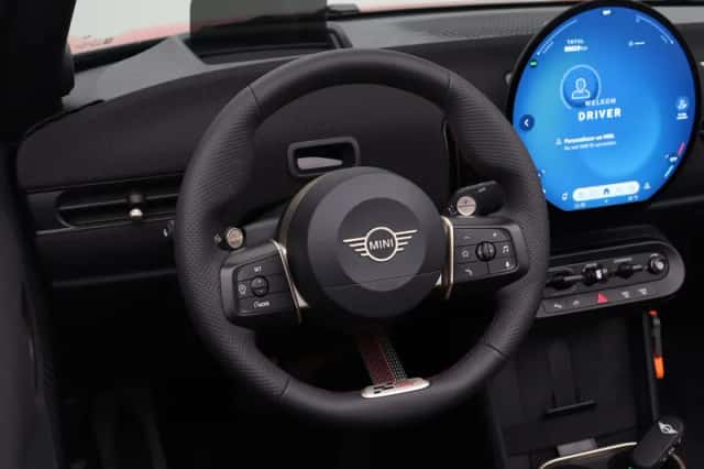 MINI Cabrio (2026) thumbnail 3