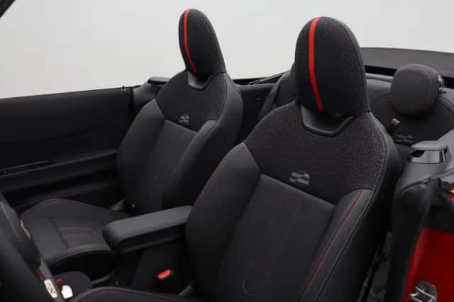 MINI Cabrio (2026) thumbnail 6