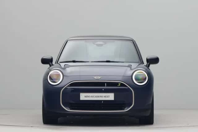 MINI Cooper (2024) thumbnail 4