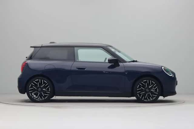 MINI Cooper (2024) thumbnail 6