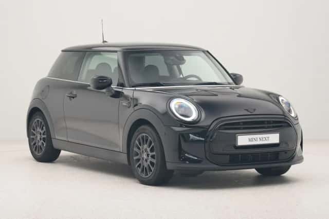 MINI Cooper (2023) thumbnail 3