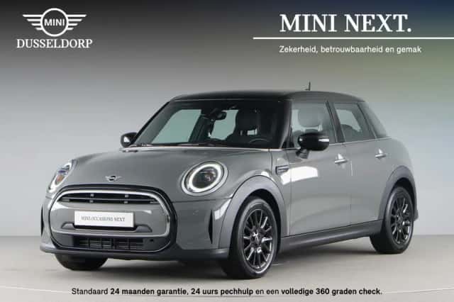 MINI Cooper (2022) thumbnail 1