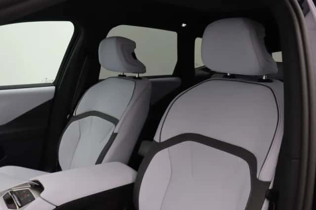 BMW iX3 (2026) thumbnail 4