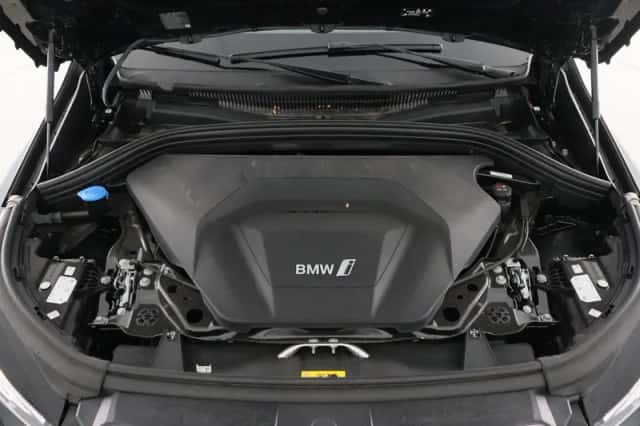 BMW iX1 (2025) thumbnail 4