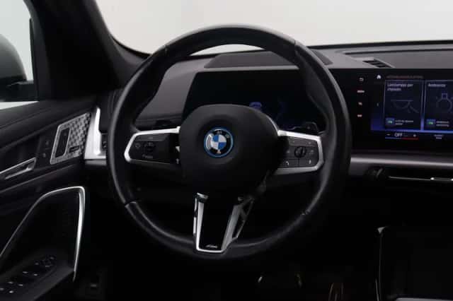 BMW X1 (2023) thumbnail 2