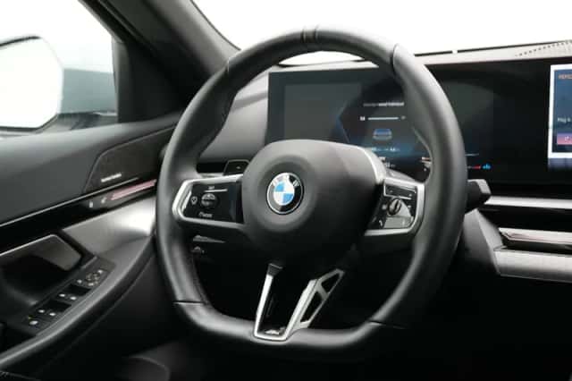 BMW 5-Serie (2023) thumbnail 2