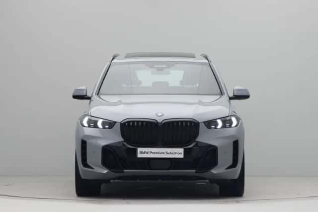 BMW X5 (2023) thumbnail 2